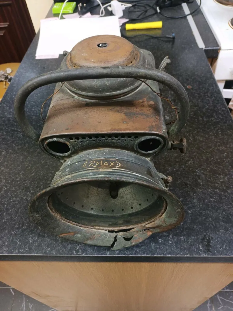Antique Car Headlamp - Image 1