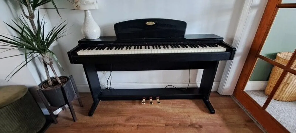 Suzuki digital piano - Image 2