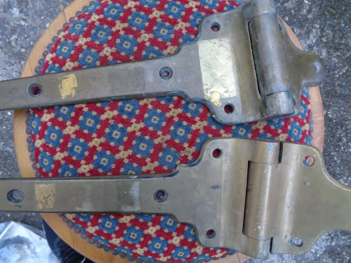 Vintage Brass Hinges x 2 for Sale - Image 2