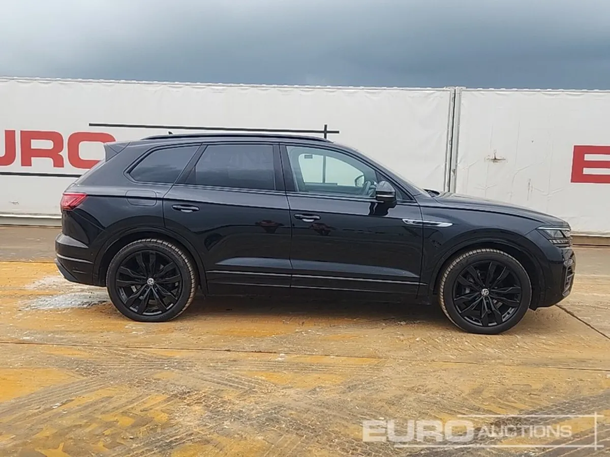 Volkswagen Touareg 2023 - Image 4