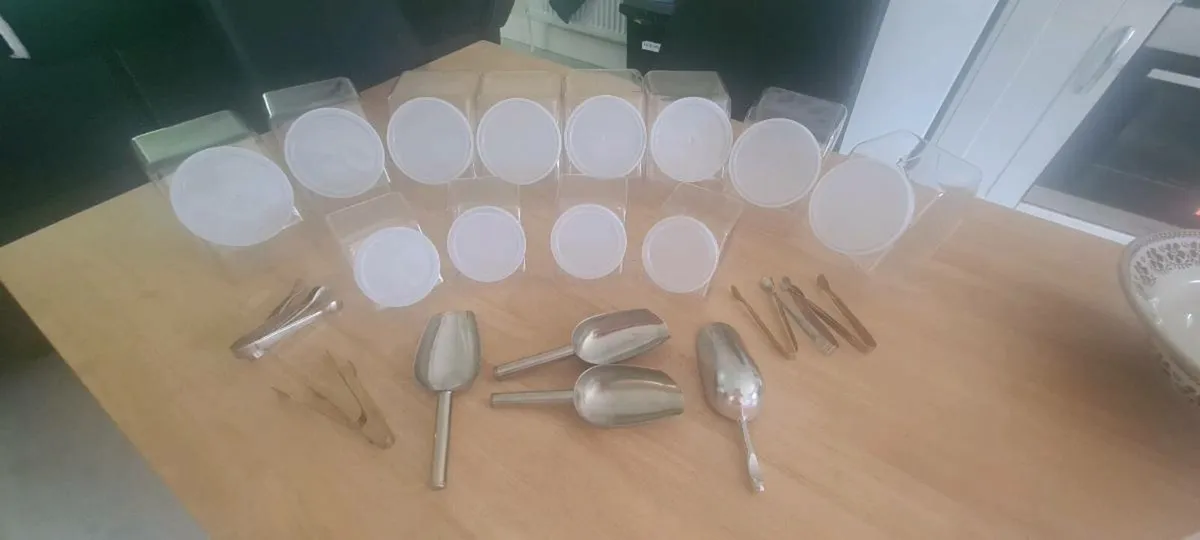 Sweet jars and scoops - Image 1