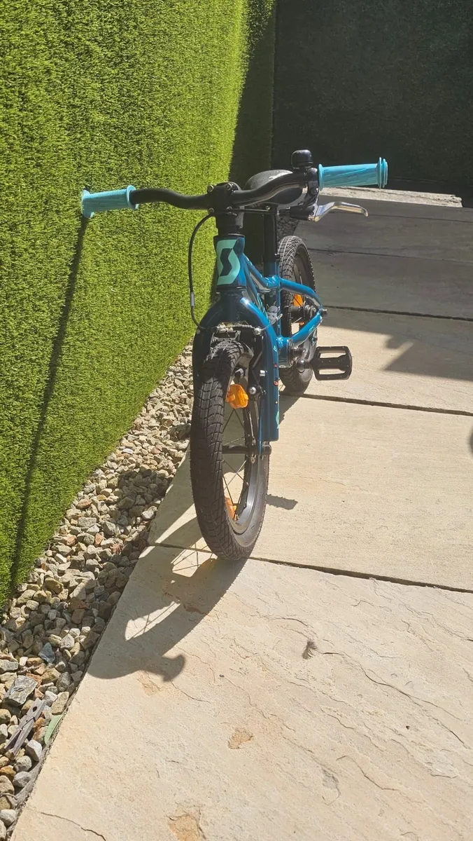 Kids scott 16inch bike - Image 3