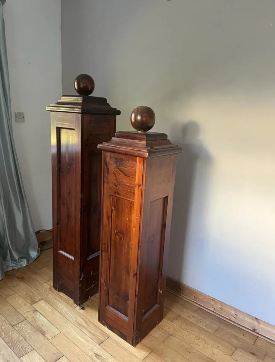 2 x newell post for staircase