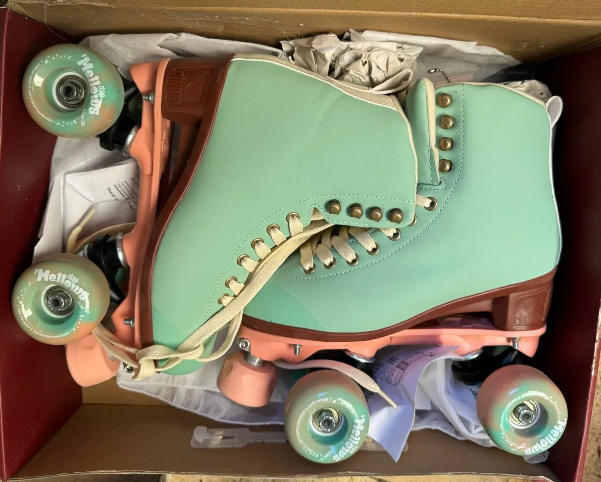 roller skates - Image 1