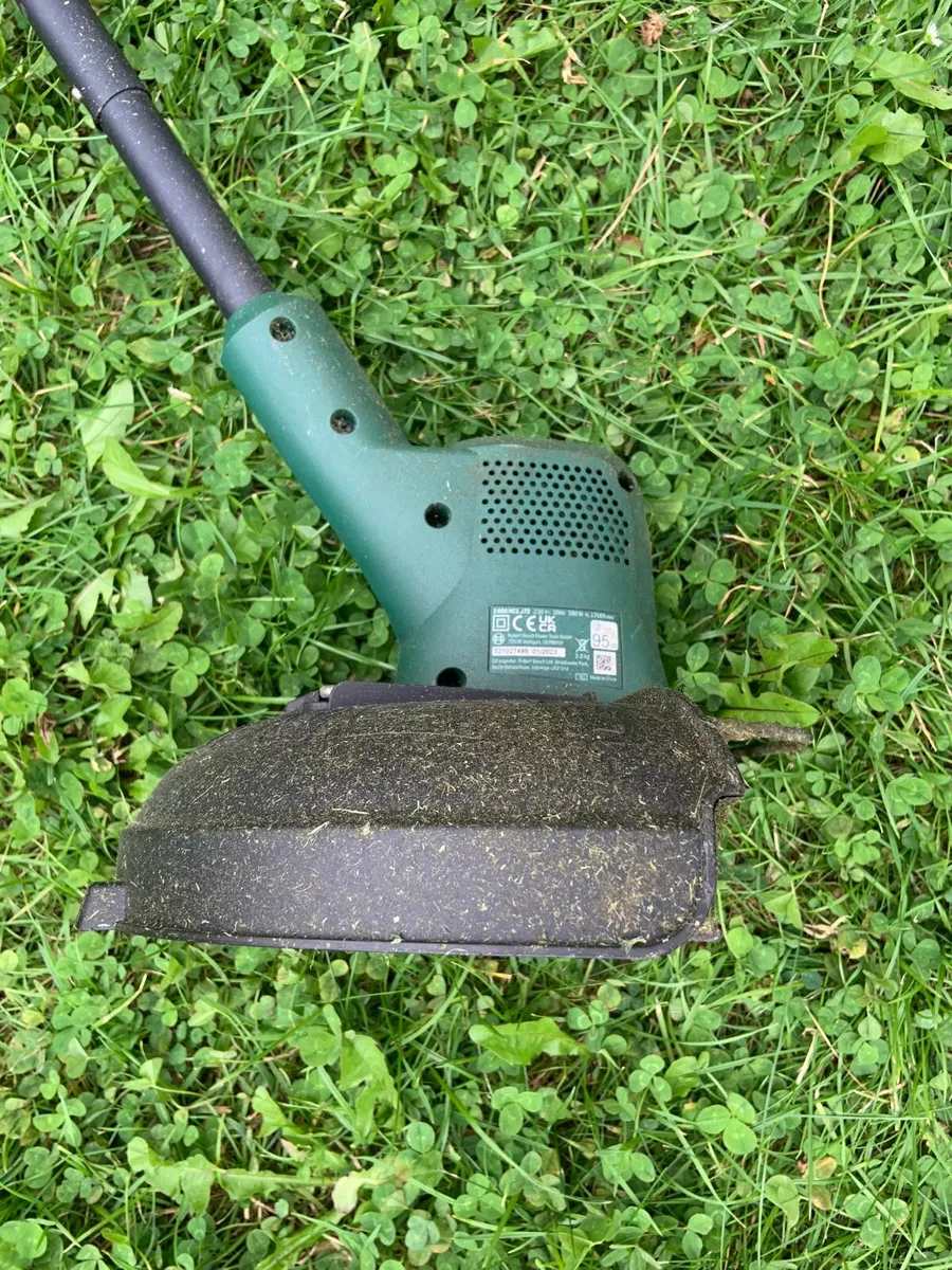 Bosch EasyGrassCut 26 Grass Trimmer - Image 3