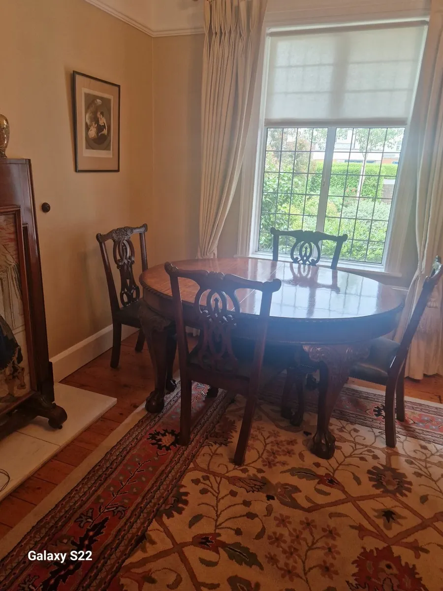 Table & Chairs - Image 3