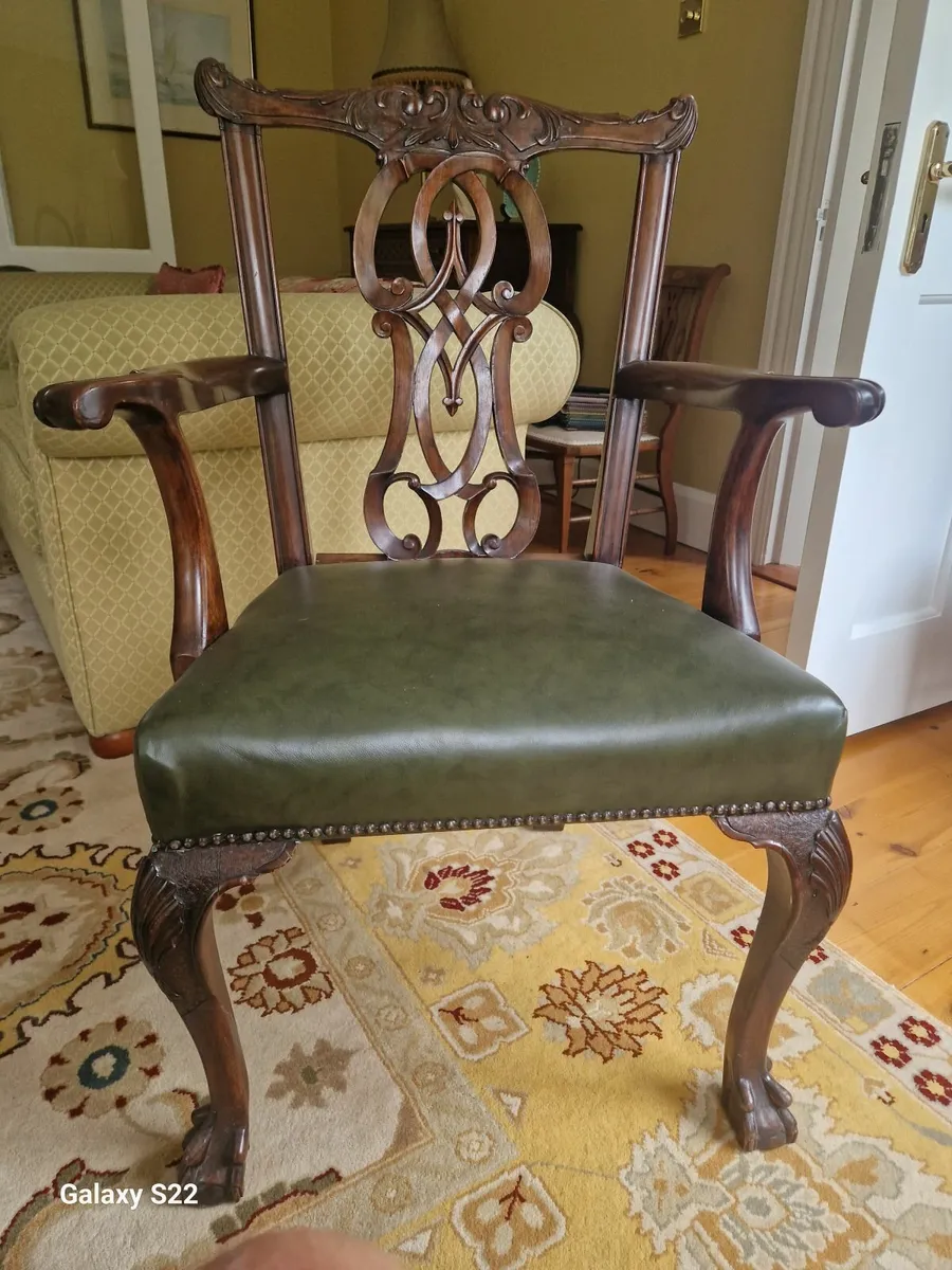 Table & Chairs - Image 4