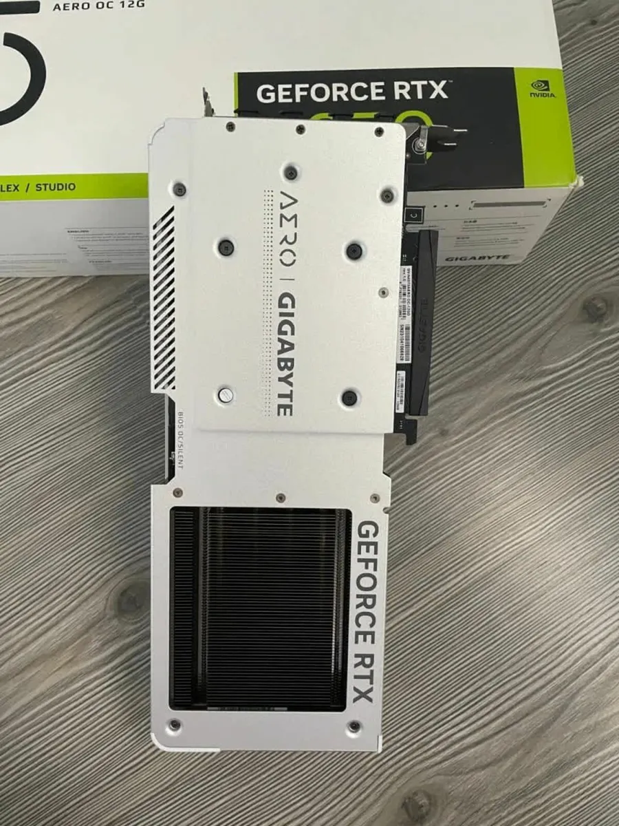 gigabyte aero oc 12g nvidia rtx 4070 - Image 3