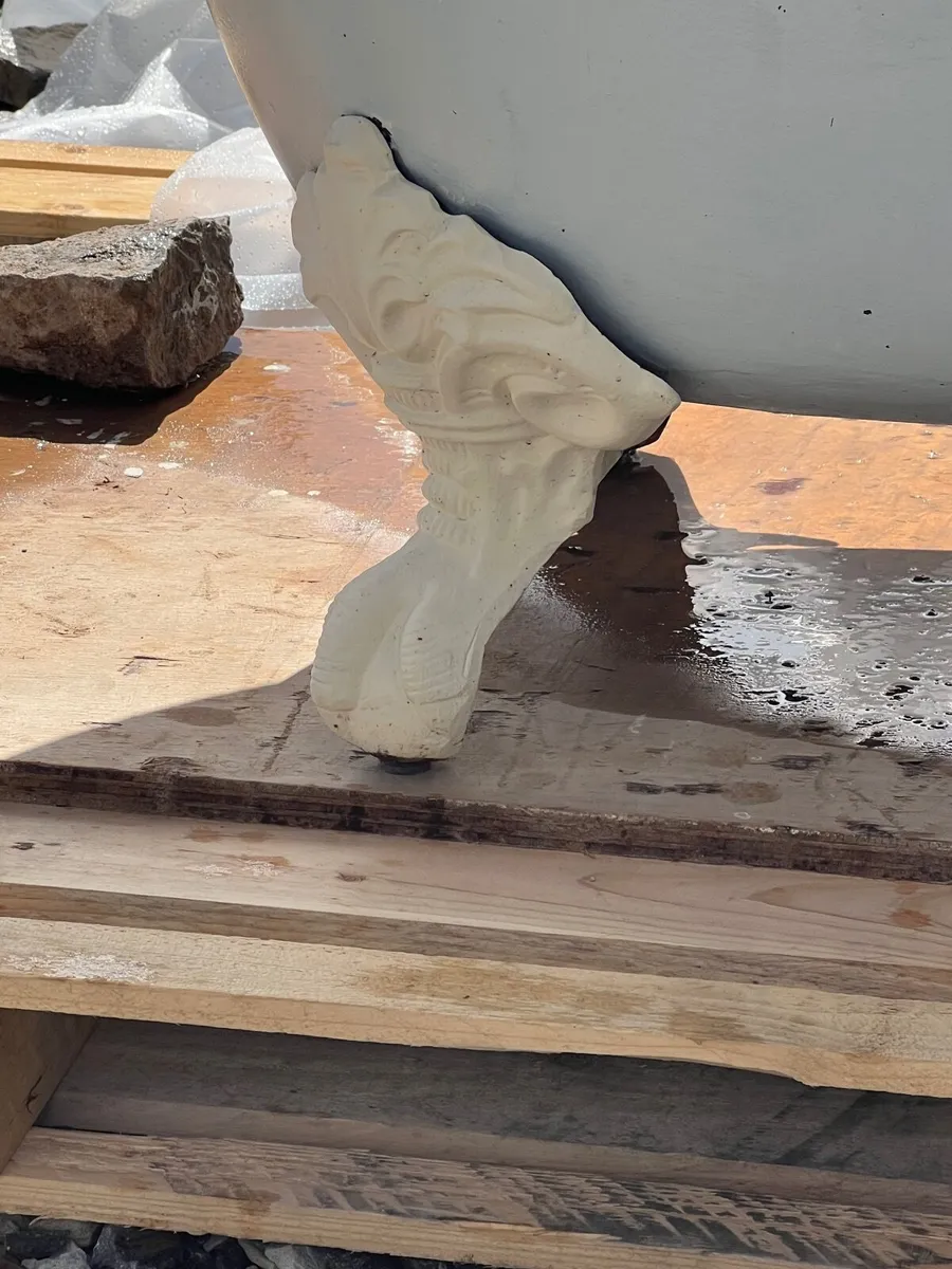 Cast iron Bathtub - Image 4