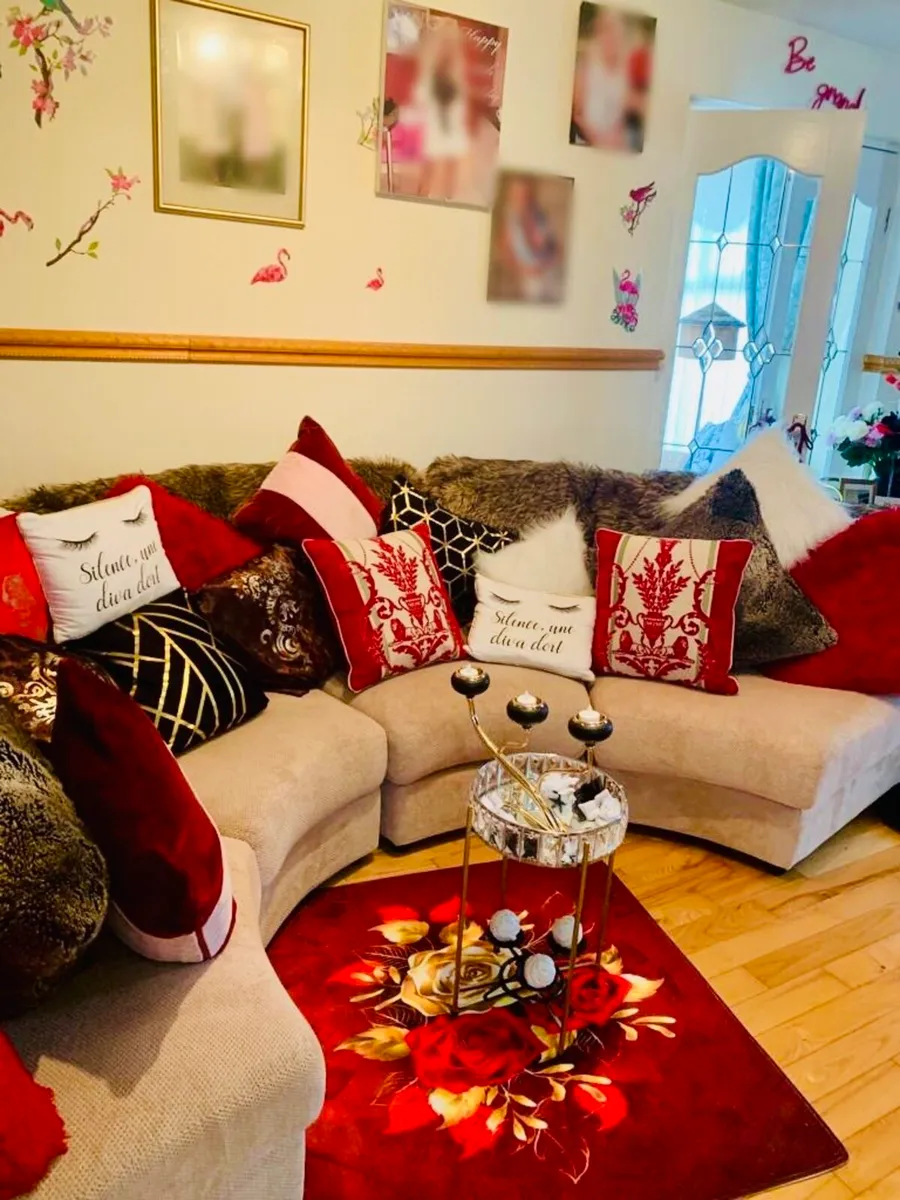 Large crescent shape sectional sofa €375 ono - Image 2