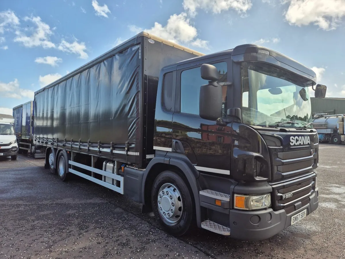 2017 (Dec) Scania 6x2 rear lift & steer, full air - Image 2