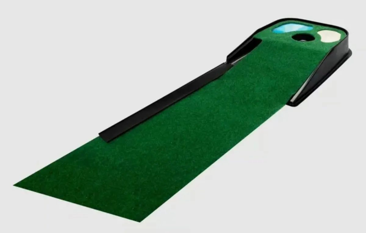 Putting green - Image 1