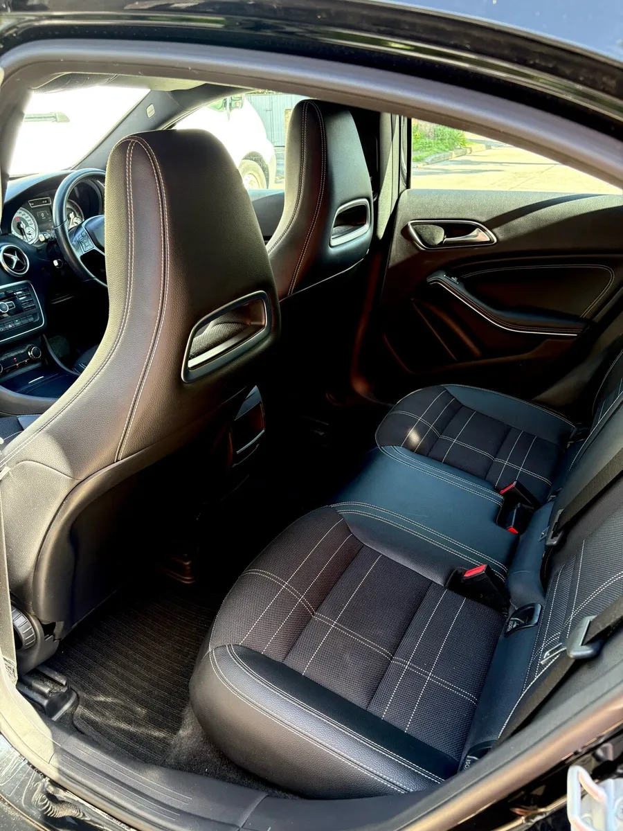 2014 Mercedes A Class 180D - Image 4