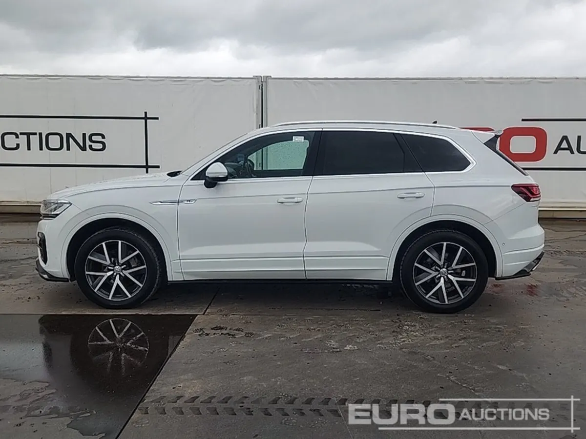 2018 Volkswagen Touareg V6 TDI - Image 2