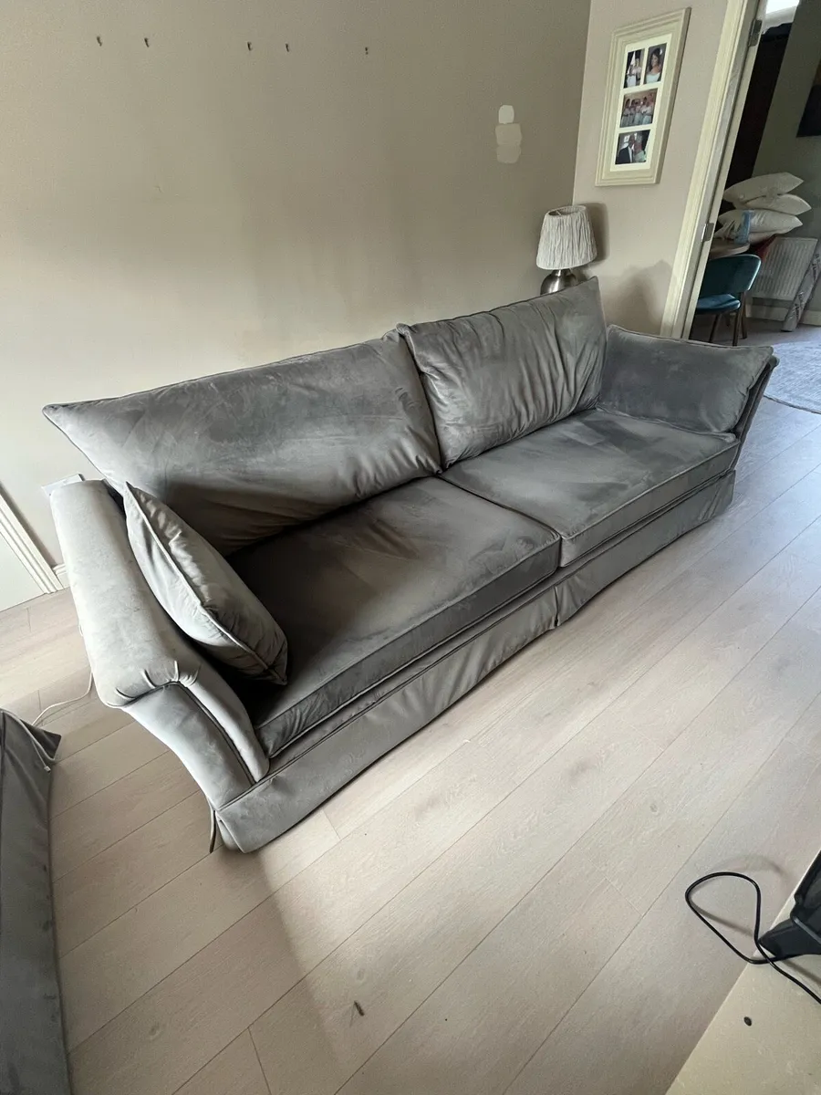 Premium Finline Furniture Couch - Image 1