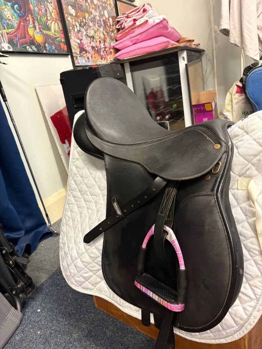 Pony Black Wintec Saddle + extras - Image 1