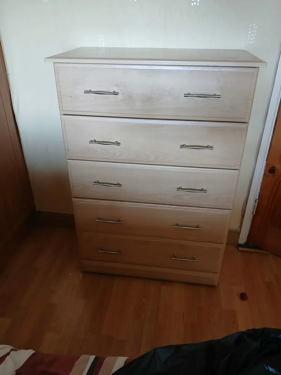 Chest of drawers - Image 1