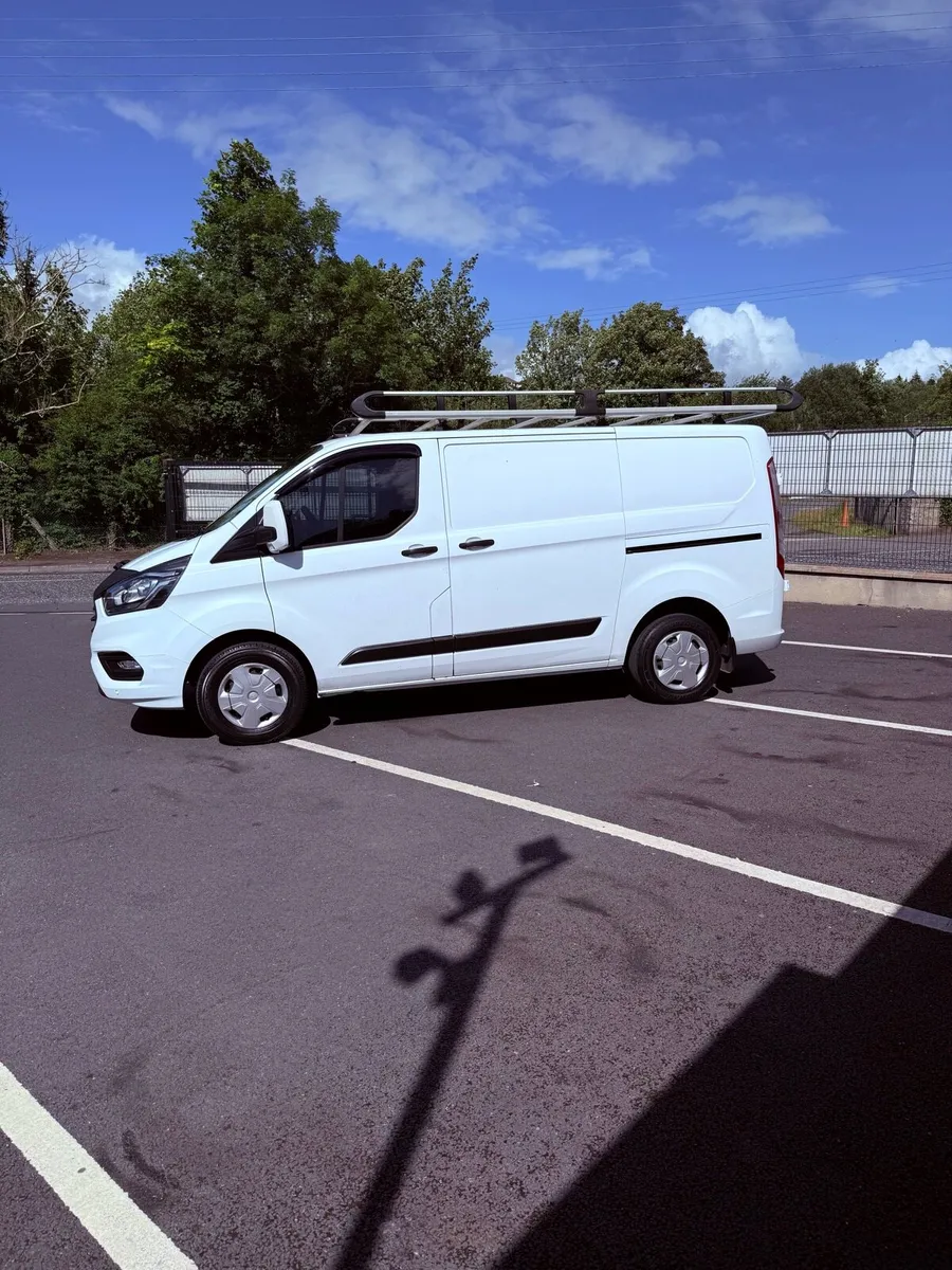FORD TRANSIT CUSTOM LIMITED - Image 4