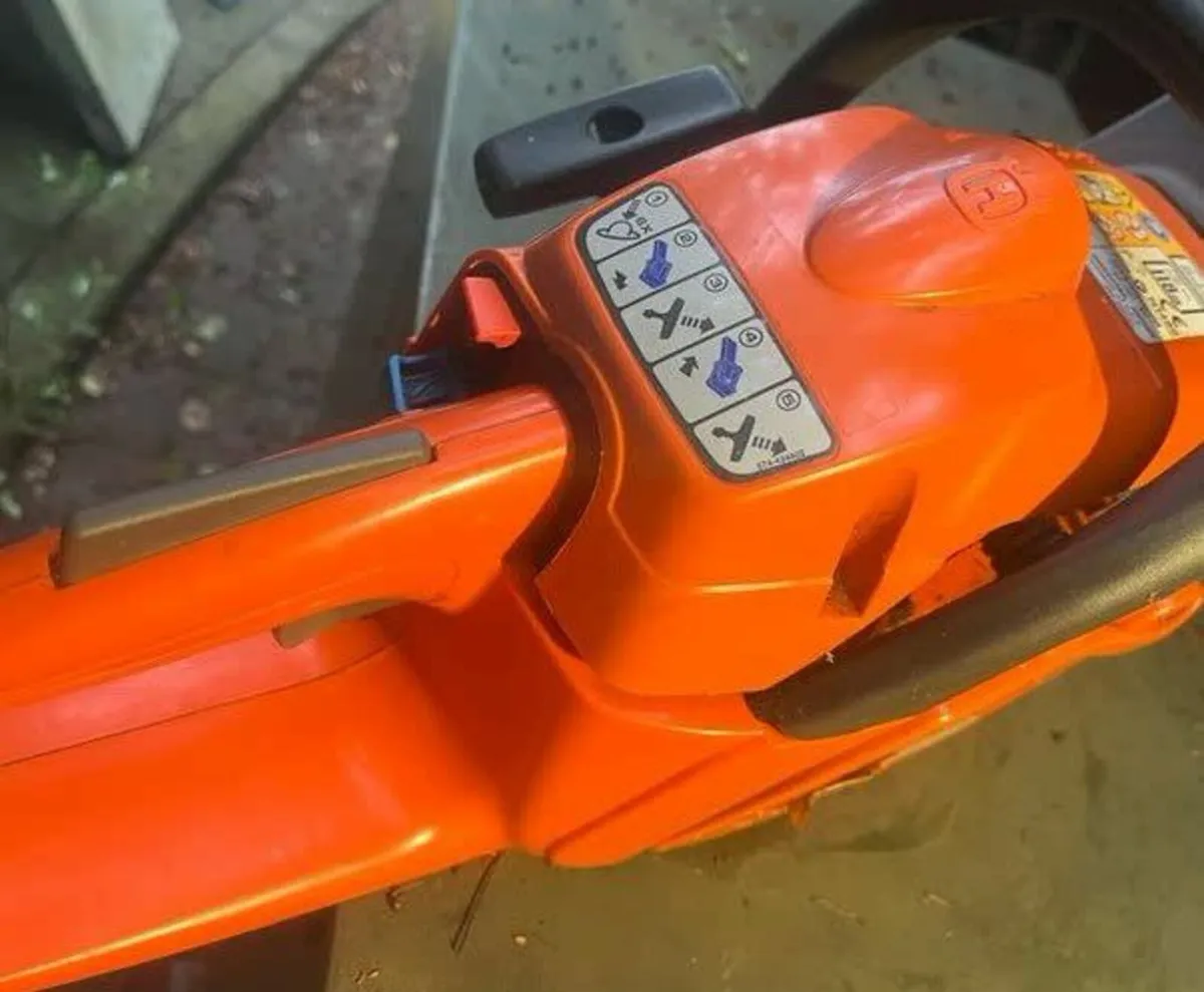 Husqvarna chainsaw - Image 2