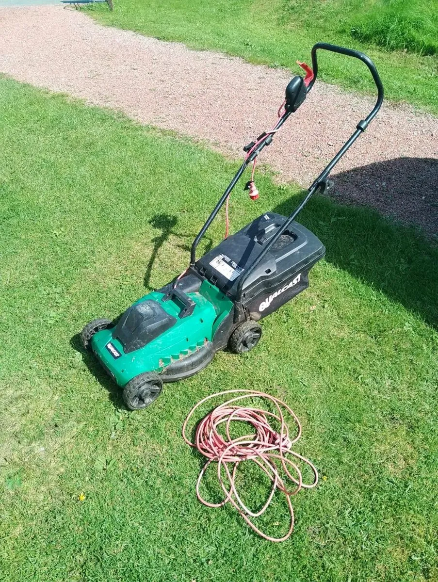Electric lawnmower - Image 1