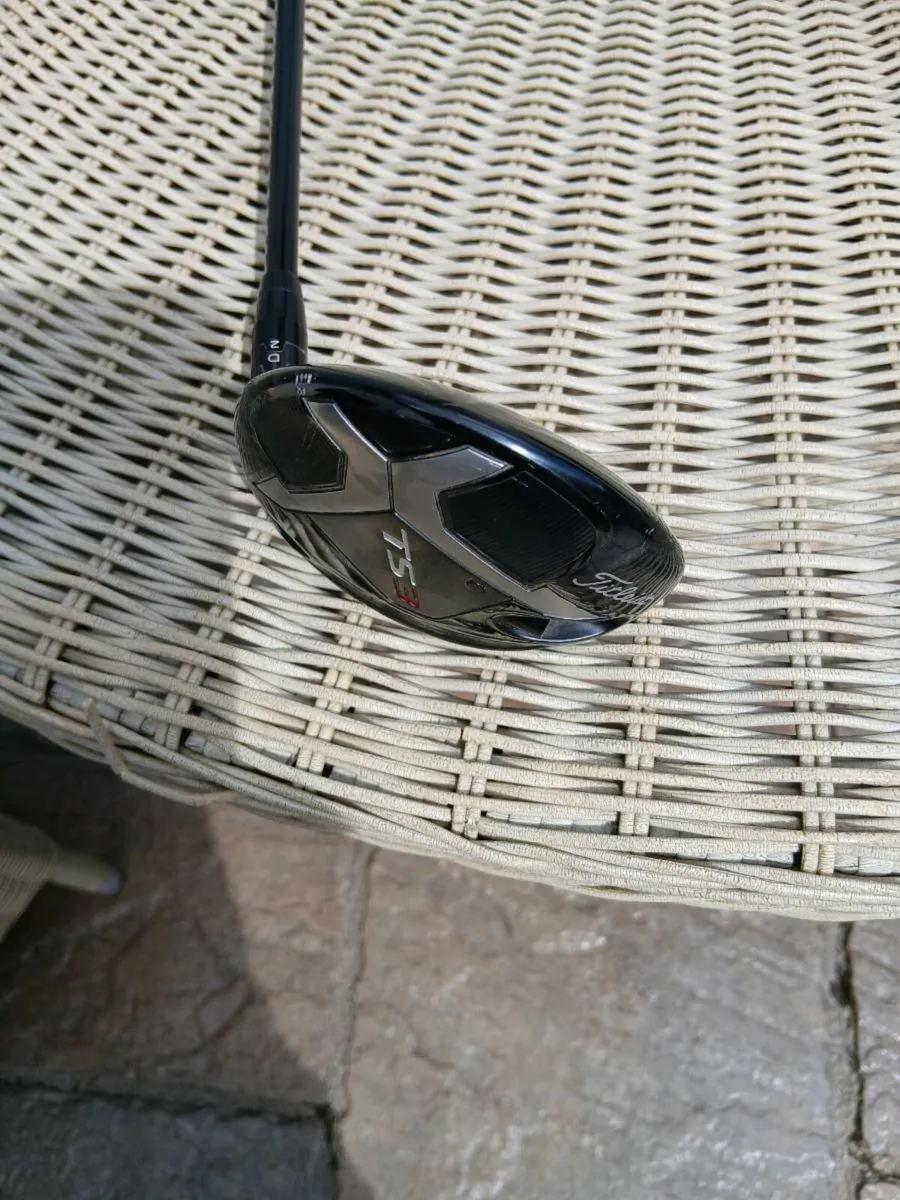 Golf club - Image 2