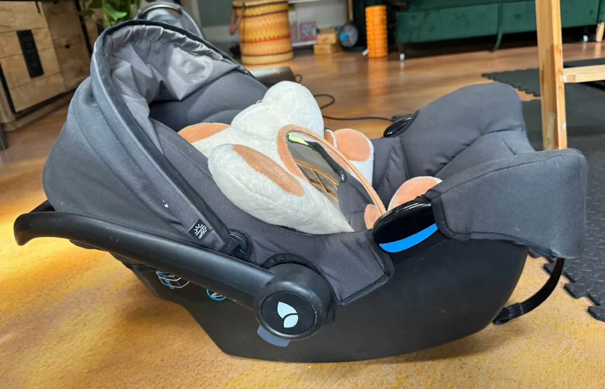 Baby car seat - Image 1
