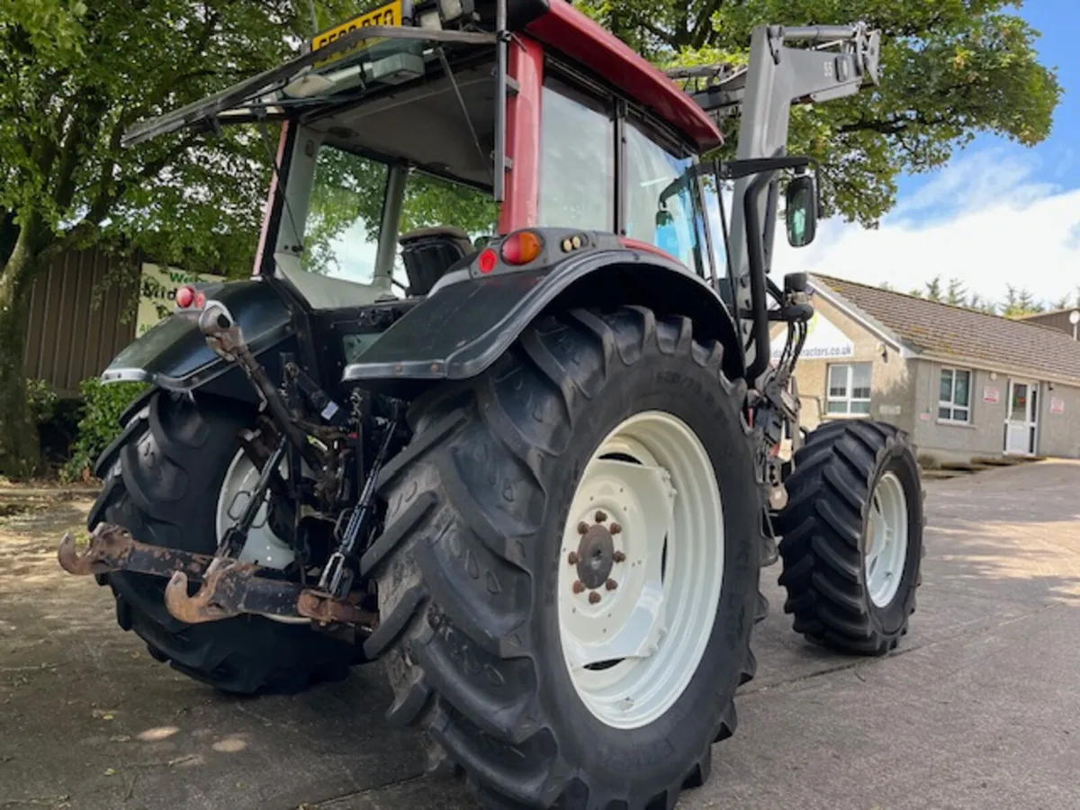 2006 Valtra N121 4wd c/w F/links & Q55 loader - Image 4