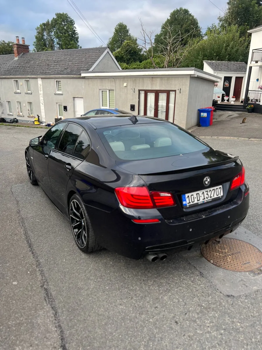BMW 5-Series 2010 - Image 3