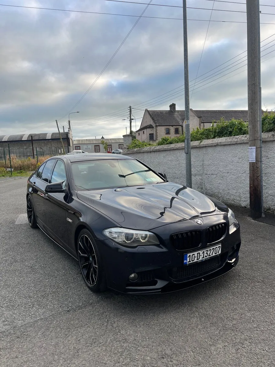 BMW 5-Series 2010 - Image 4