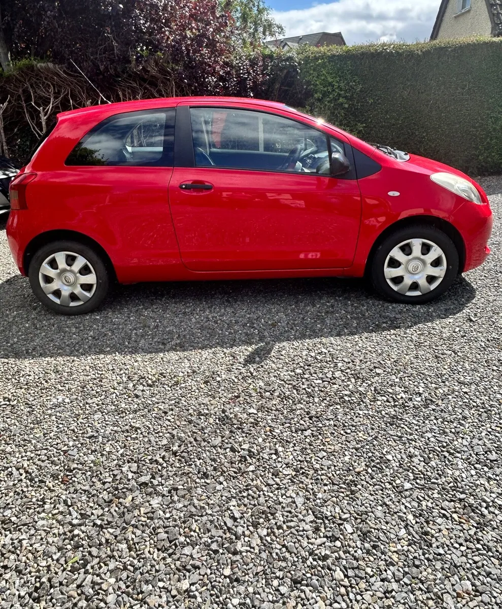 Toyota Yaris 2009 - Image 1