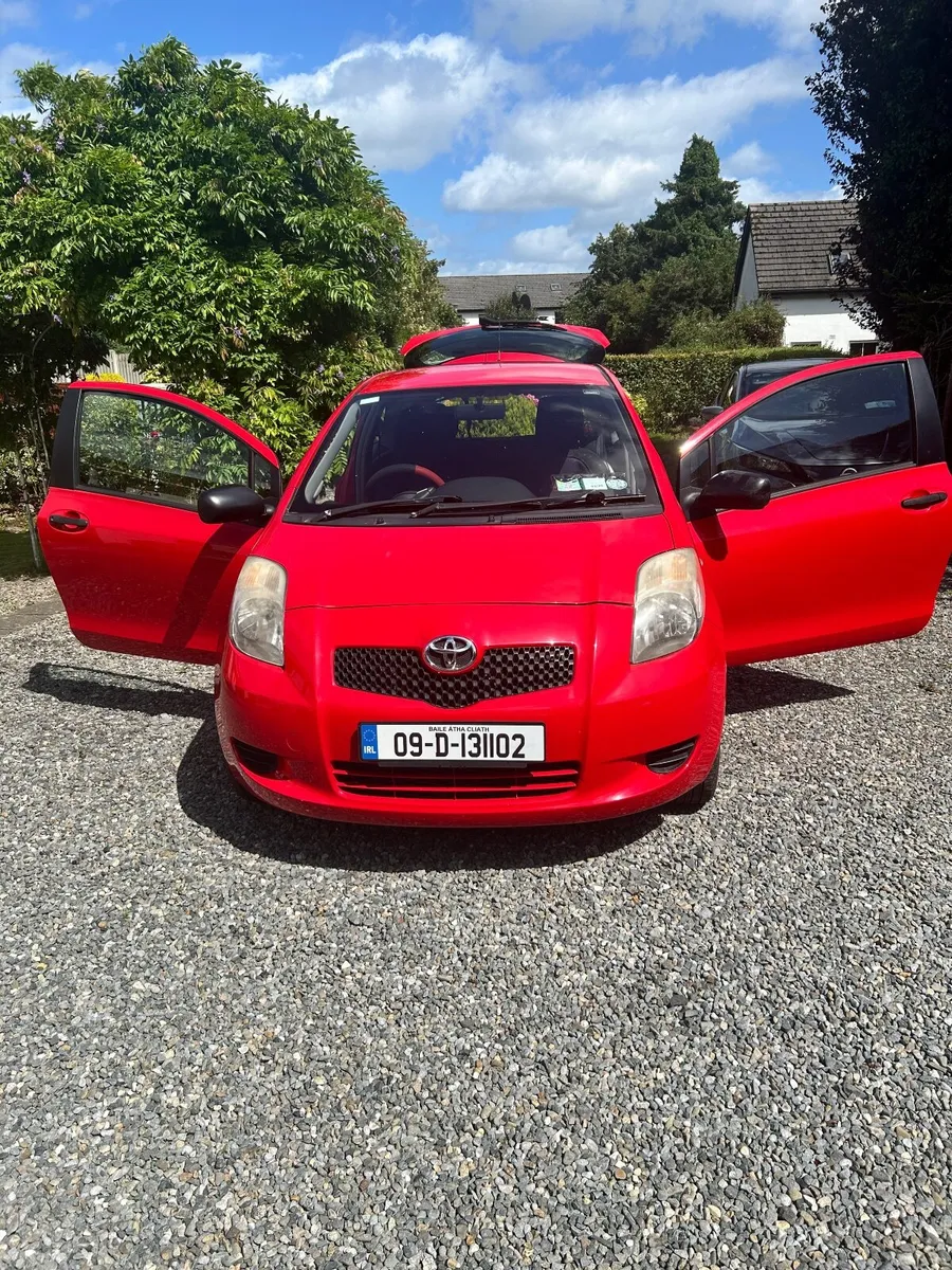 Toyota Yaris 2009 - Image 2