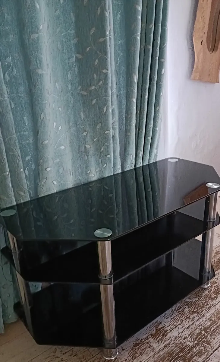 Smoked Glass Tv stand - Image 2