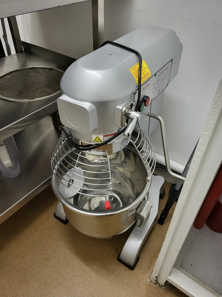 Gas pizza oven, pizza fridge, mixer, coffee machin - Image 2