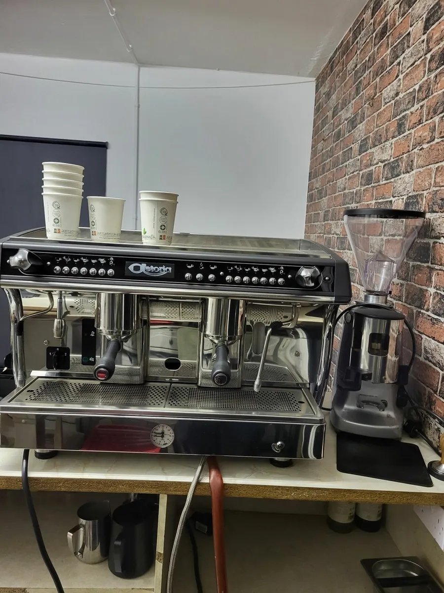 Gas pizza oven, pizza fridge, mixer, coffee machin - Image 3