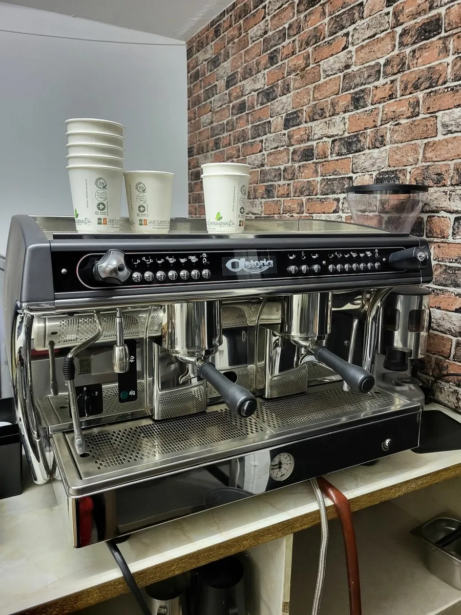 Gas pizza oven, pizza fridge, mixer, coffee machin - Image 1