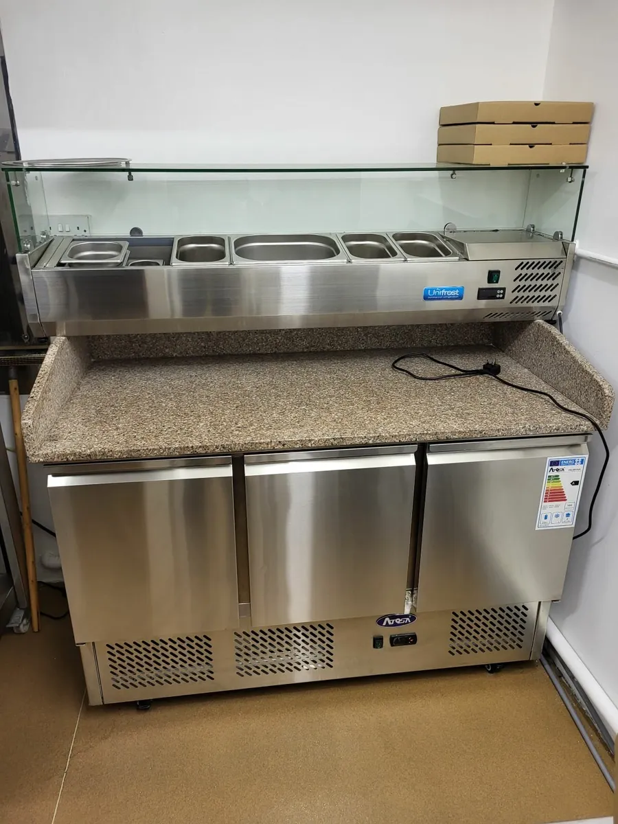 Gas pizza oven, pizza fridge, mixer, coffee machin - Image 4