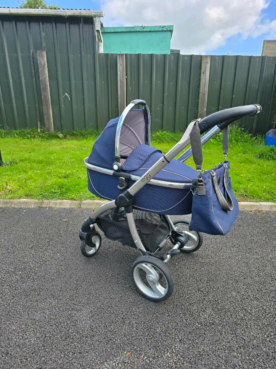 Egg 2 pram and stroller plus accessories - Image 1