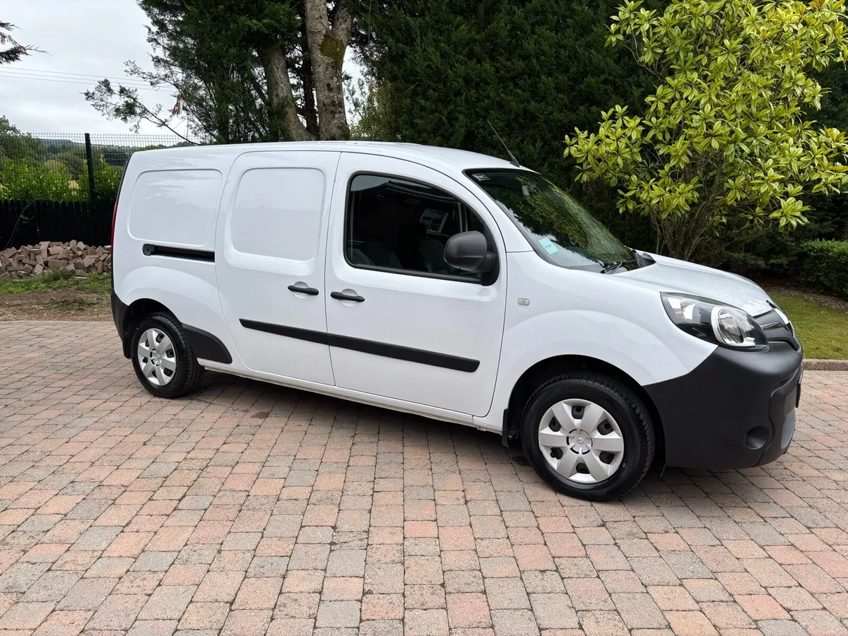 Renault kangoo EV Auto LWB(250km Range) only 45kms - Image 4