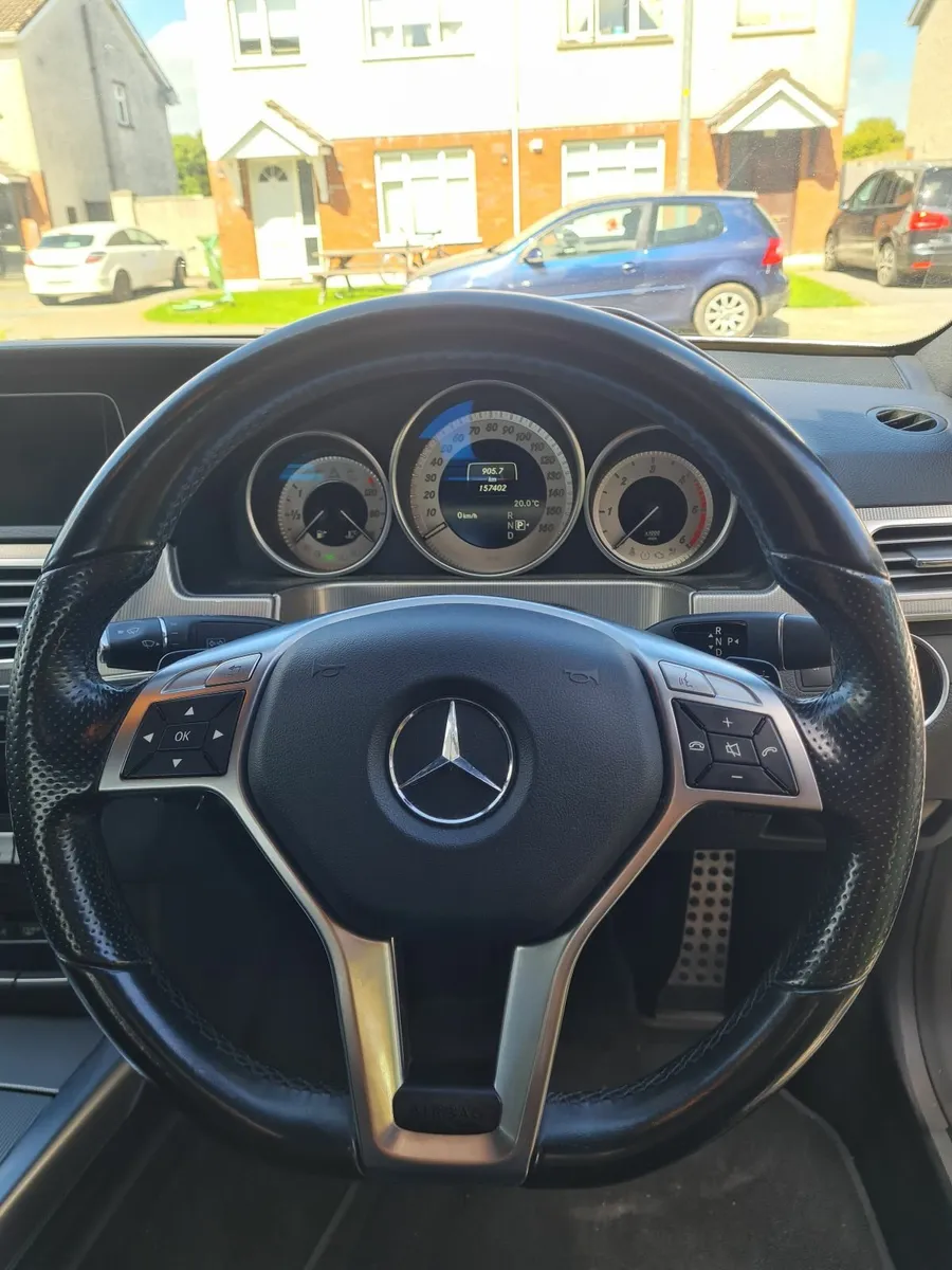 Mercedes-Benz E-Class 2014 - Image 4