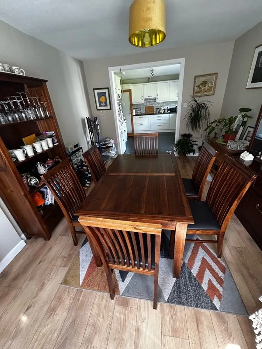 Extendable sycamore dining table & chairs - Image 1