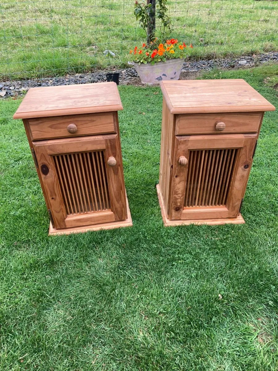 Pair of solid pine bedside lockers - Image 1
