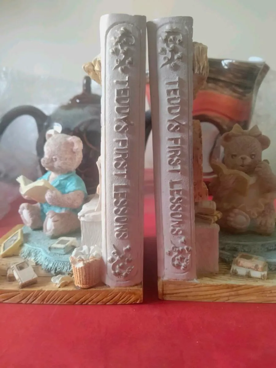 Book ends - Image 1