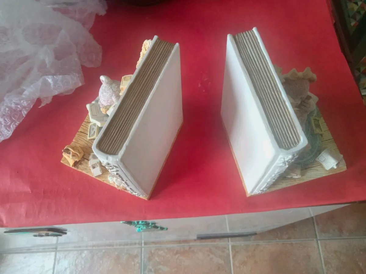 Book ends - Image 3