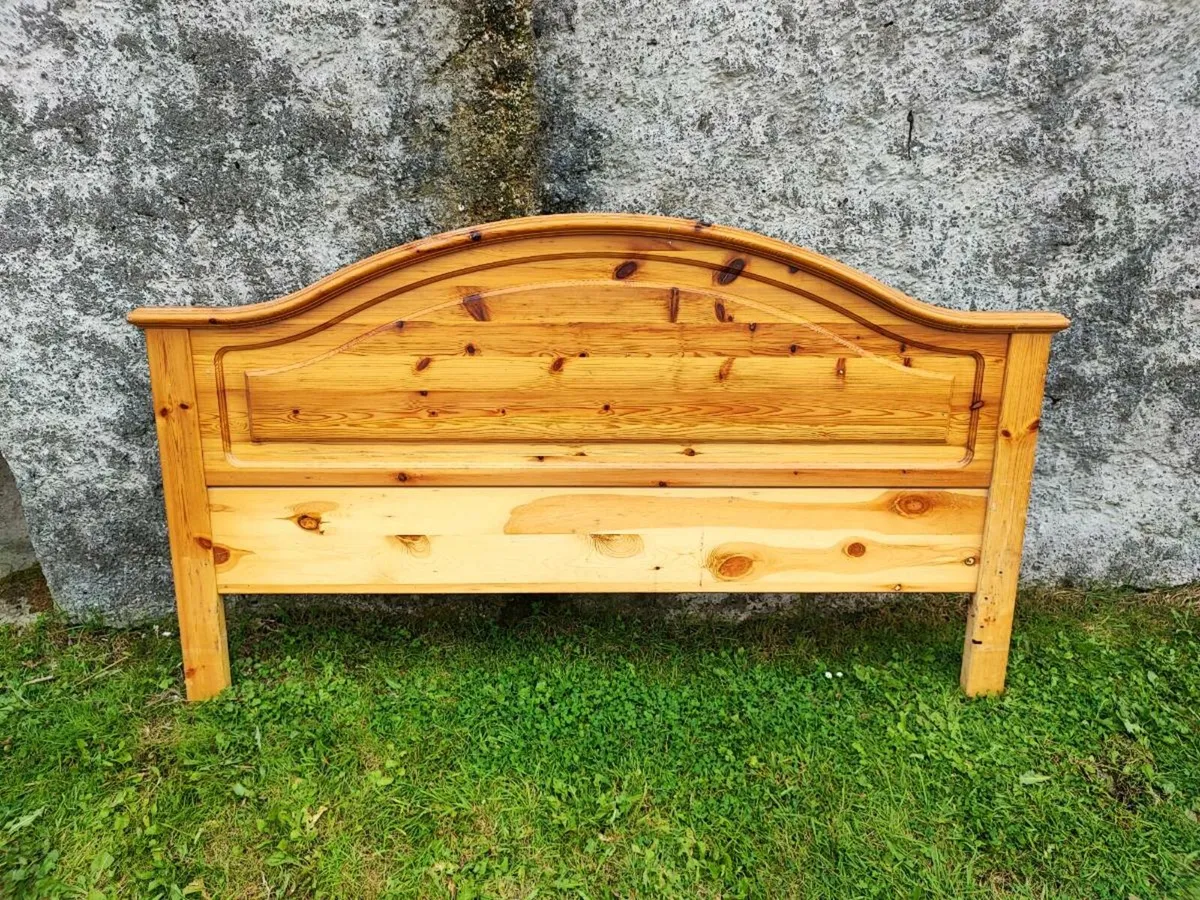 Wooden headboard set - Image 1