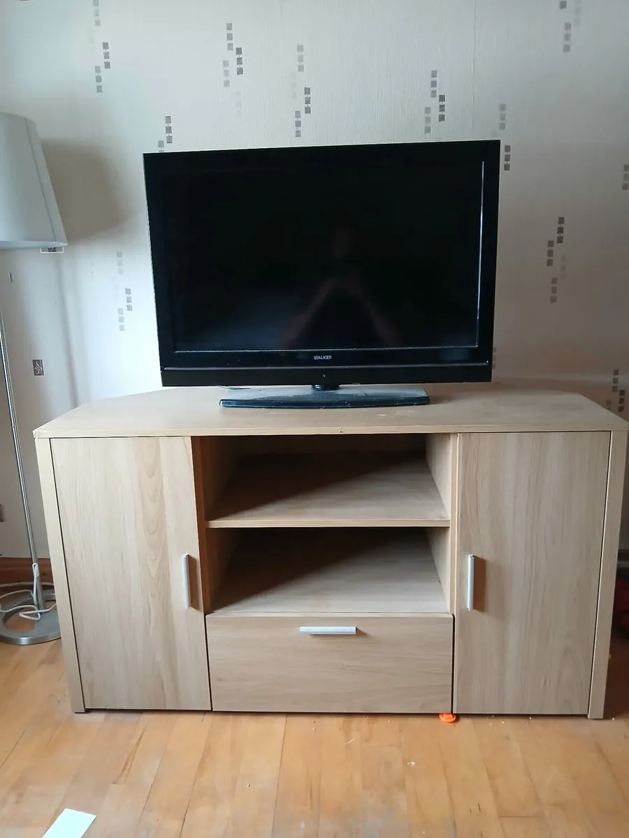 TV stand - Image 1