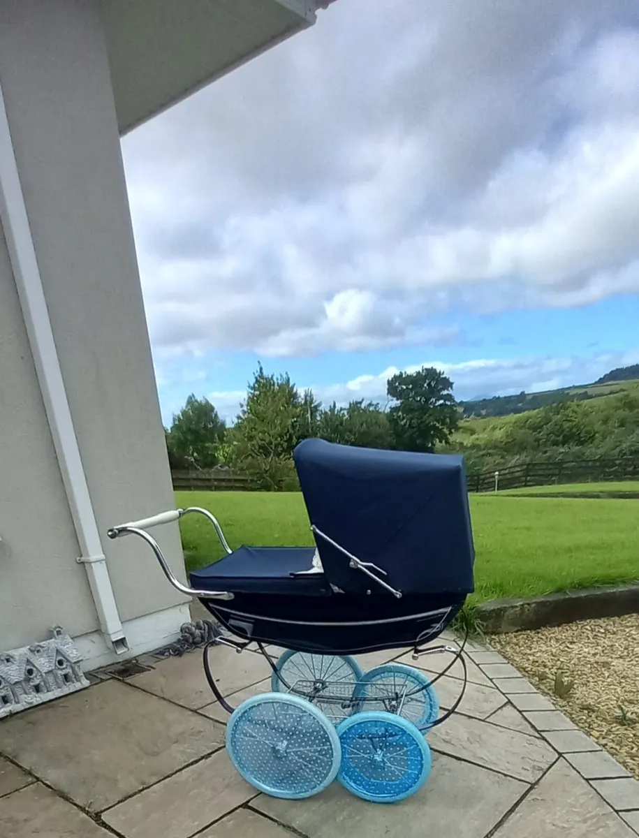 SILVERCROSS PRAM - Image 2