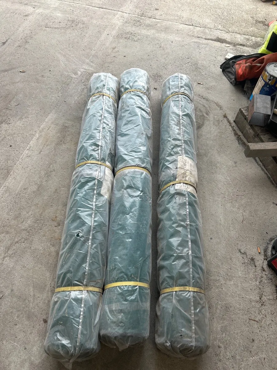 Garden wind break net protection for hedges aswell - Image 2