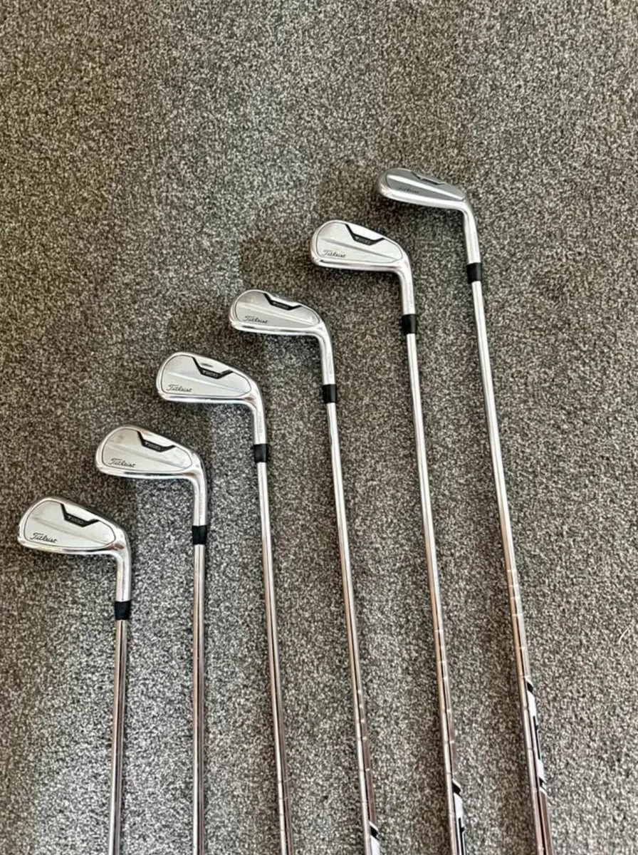 Titleist T200 irons (6-GW) - Image 1