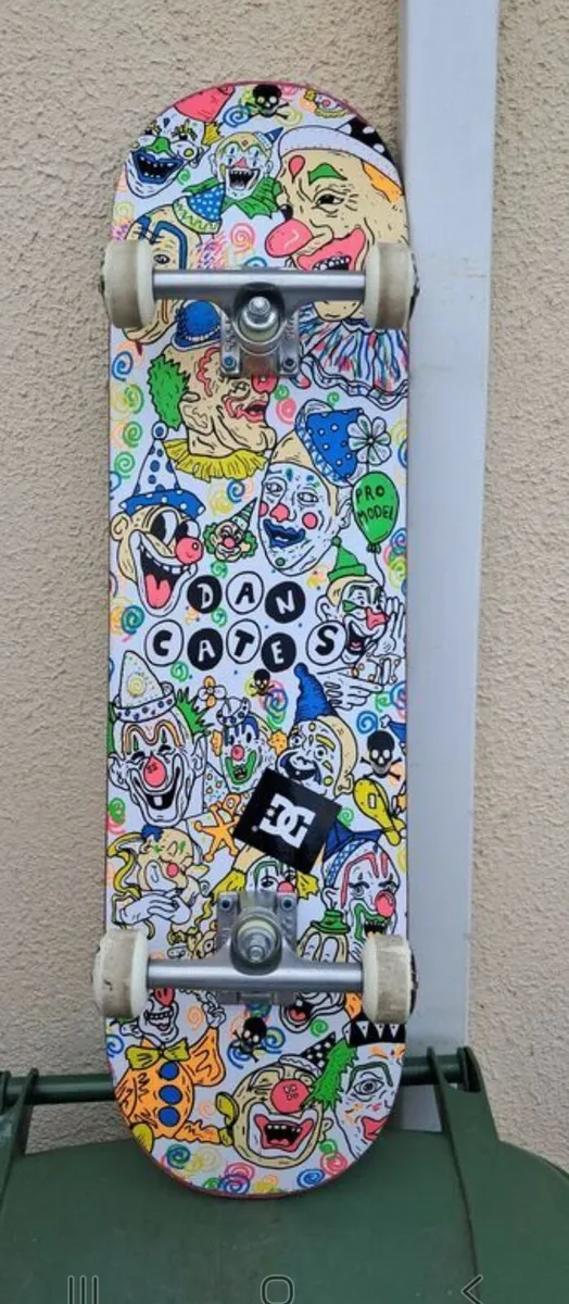 Skateboard - Image 2