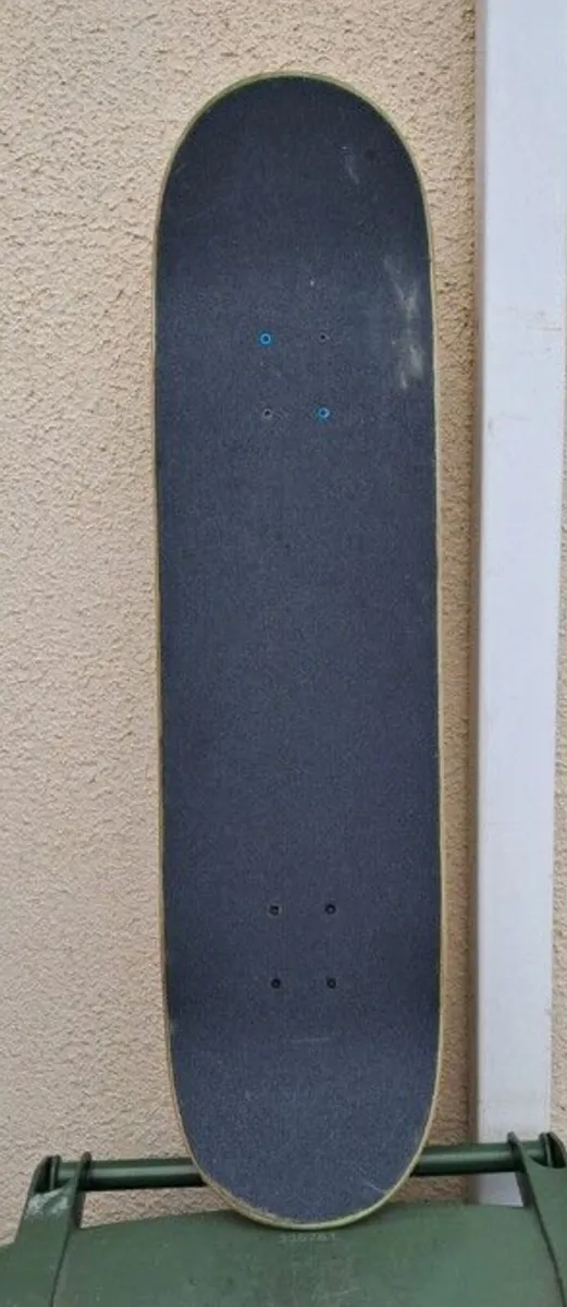 Skateboard - Image 3